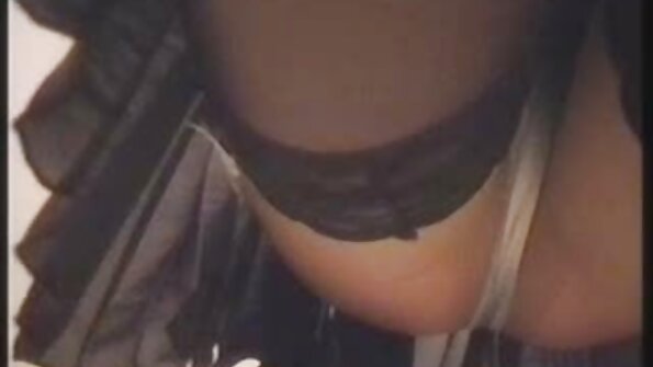 Amatieru pusaudze zaudē nevainību