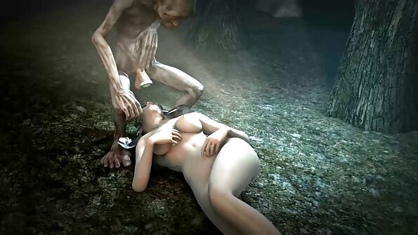 Anjelica saņem masāžu un pēc tam izdrāž